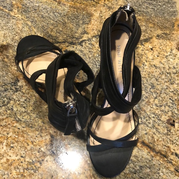 EUC LIKE NEW NINE WEST NWERLINA BLACK LEATHER STRAPPY HEELS IN BOX - Picture 6 of 15